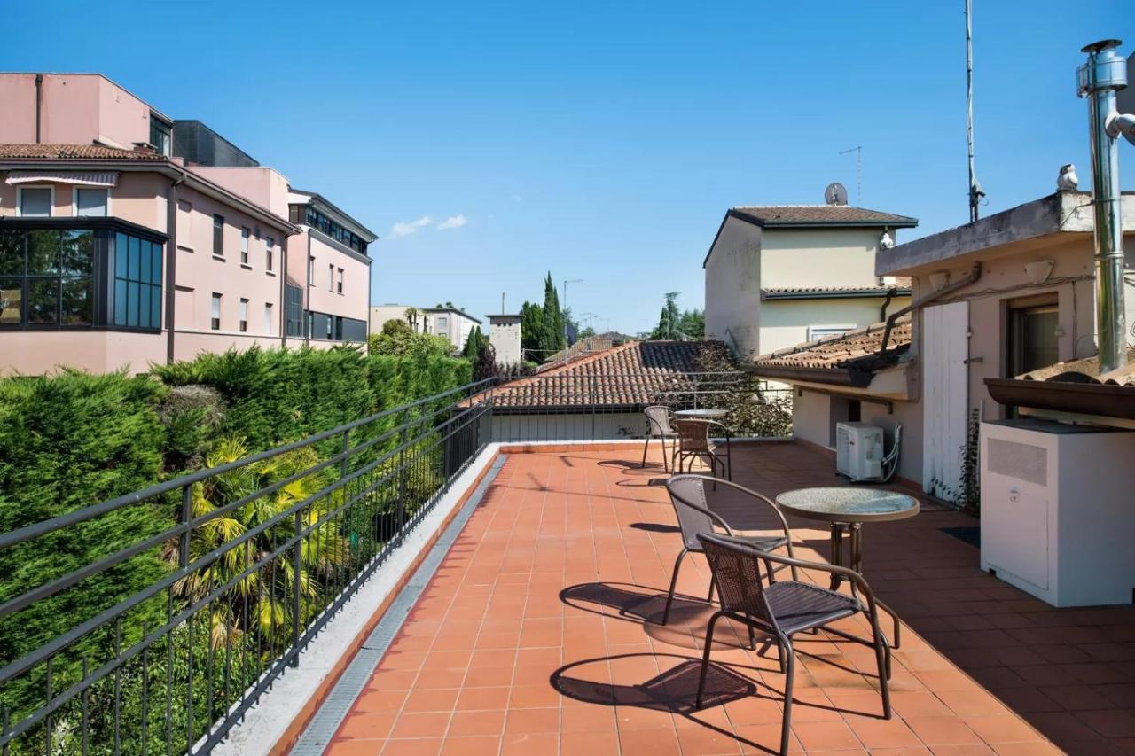 Civico 22 Apartment Peschiera del Garda Exterior foto